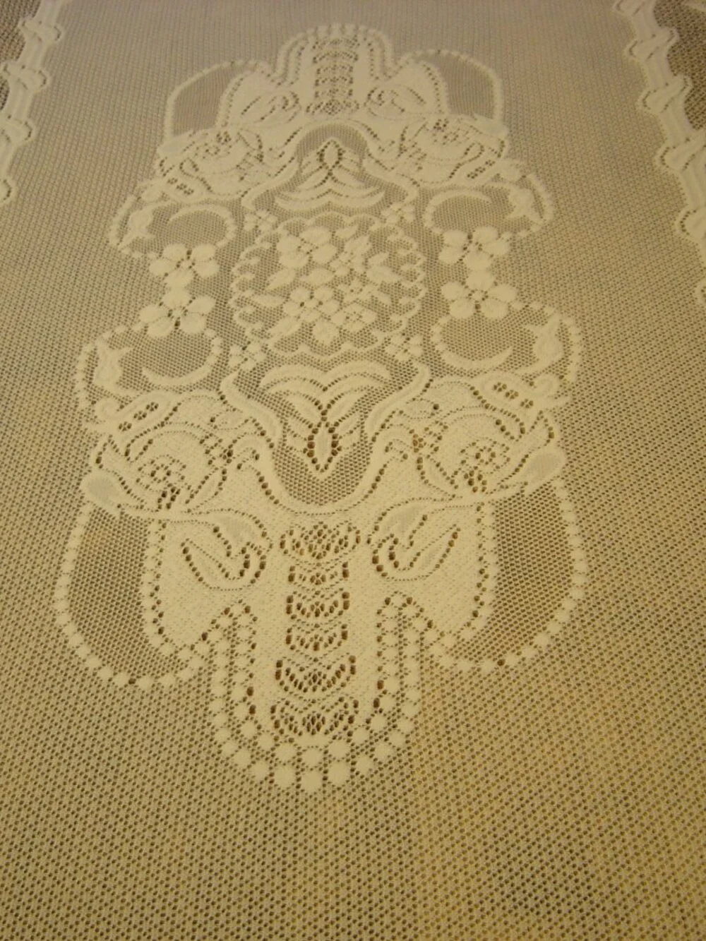 Ivory polyester lace tablecloth-60